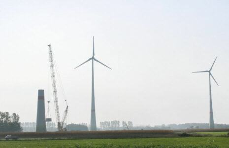 Ökorenta Erneuerbare Energien 10: Windkraftfonds mit mehreren Windparks, im Bild Enercon-Windkraftanlagen bei Renkenberge