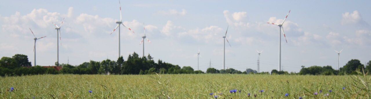 Windpark - moderne Windkraftanlagen für die Energiewende